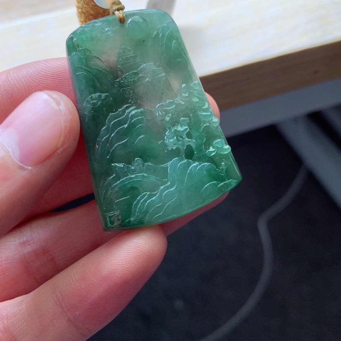 翡翠颈饰未镶嵌吊坠