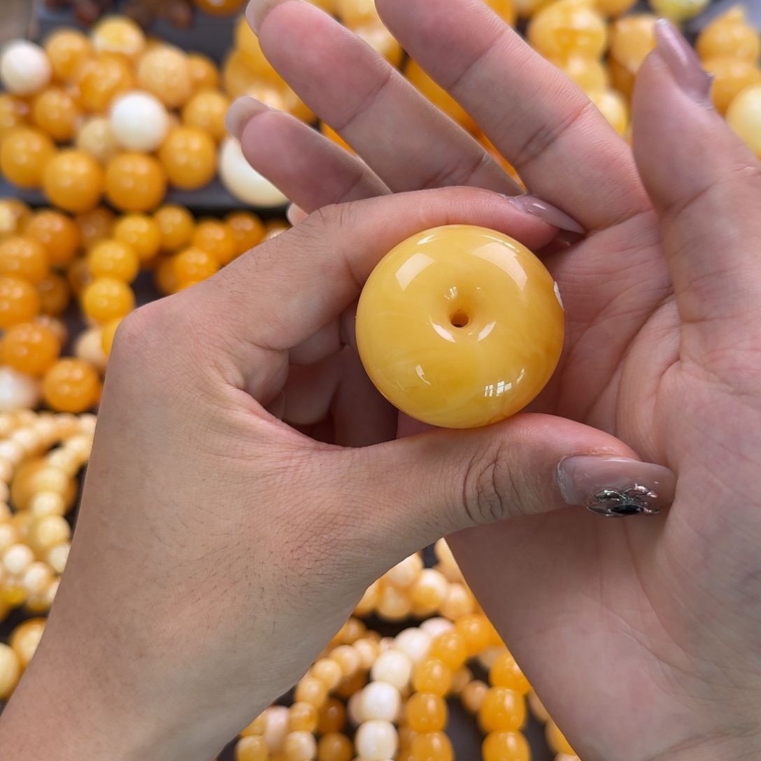 蜜蜡未镶嵌珠宝奇石