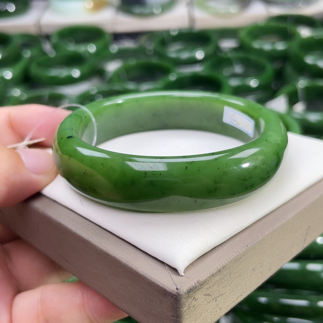 和田玉（碧玉）手镯未镶嵌