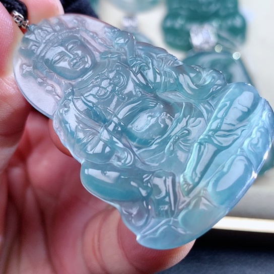 【闪购商品】翡翠颈饰18K金镶嵌天然翡翠