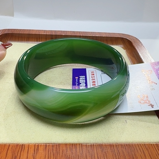 玛瑙/玉髓手镯未镶嵌天**姥