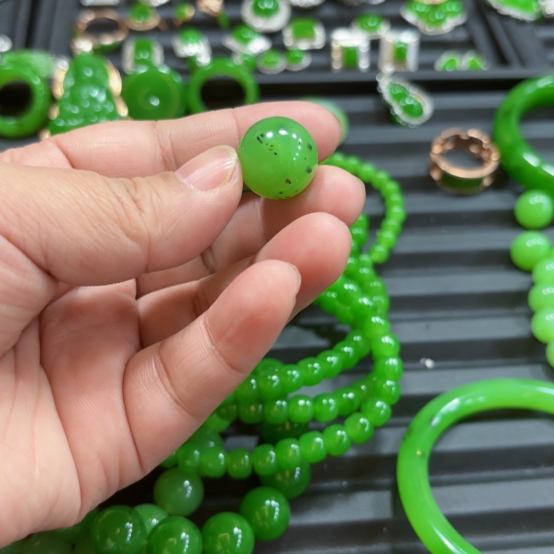 和田玉珠子未镶嵌半*