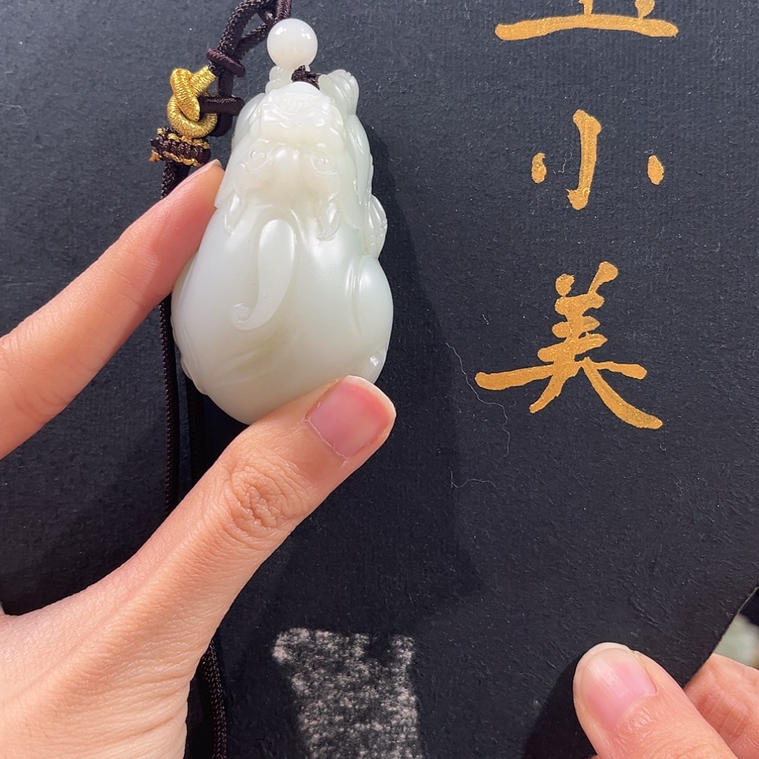 和田玉未镶嵌颈饰米达