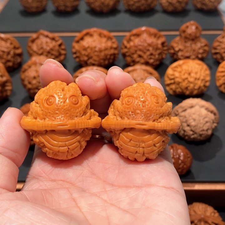 文玩核桃吊坠?*金蟾雕刻749