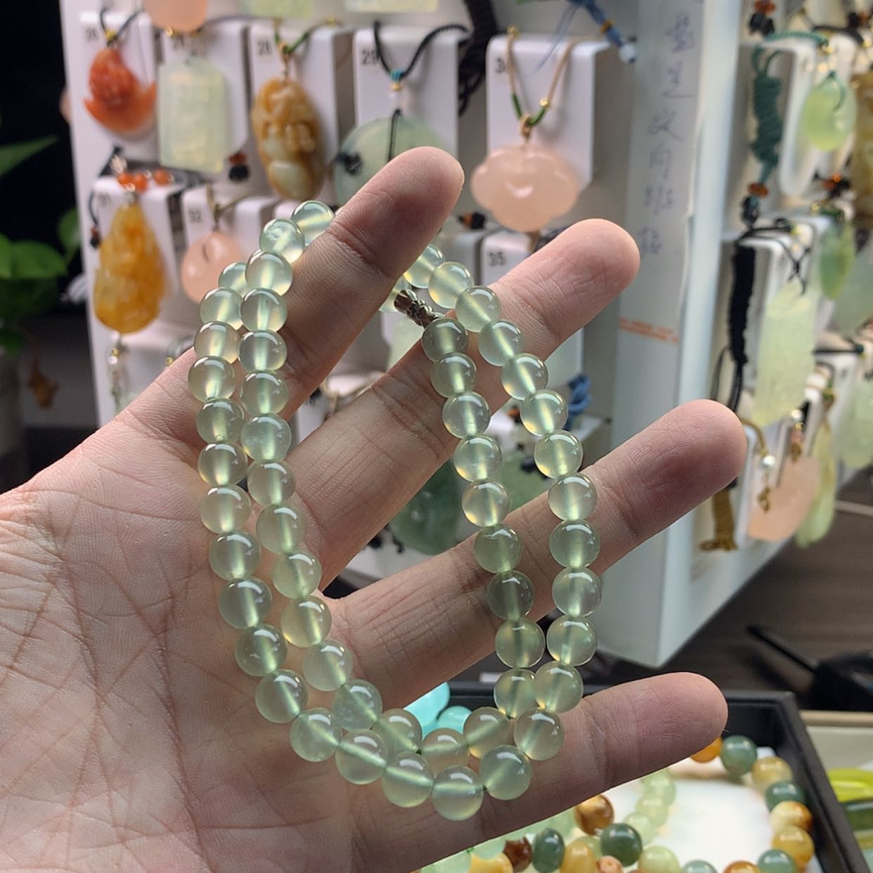 【闪购商品】蛇纹石玉颈饰未镶嵌