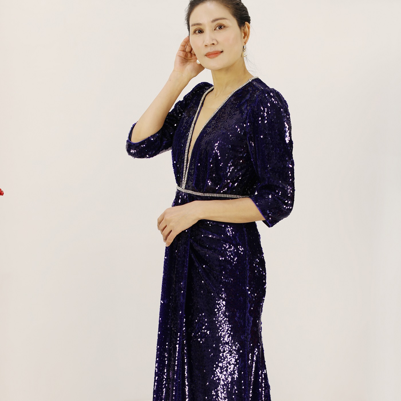 BOFEINA/帛妃娜高定礼服气质V领显瘦中长款蓝色设计师时尚