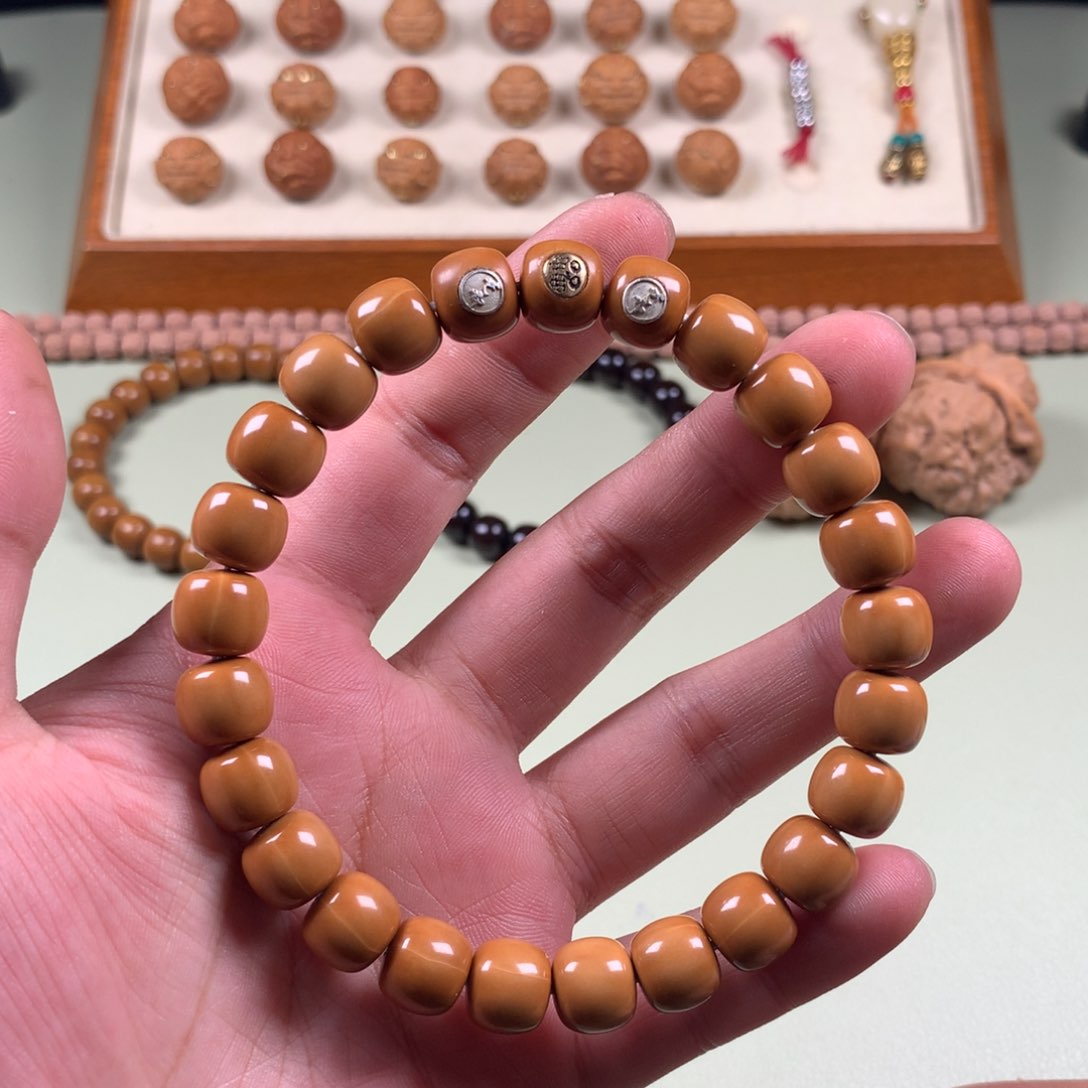 猴头核桃吊坠18558865888