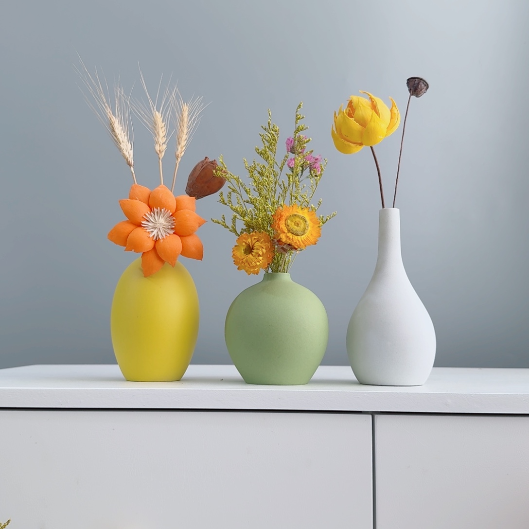 摆件陶瓷小花瓶含花总高约20-30cm