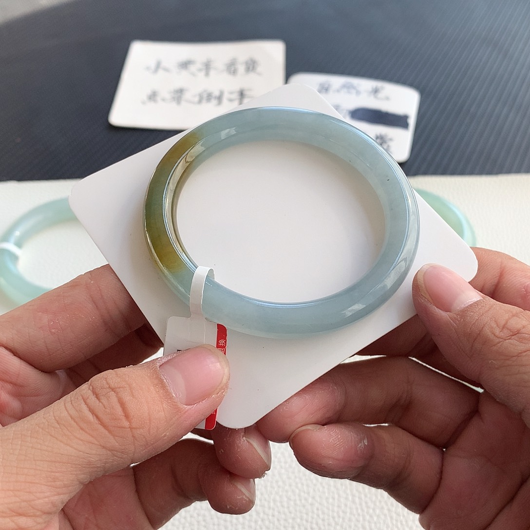 翡翠手镯未镶嵌29号 53.2