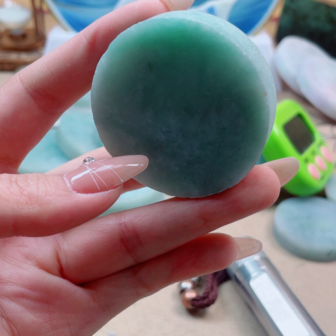 翡翠未镶嵌颈饰175……