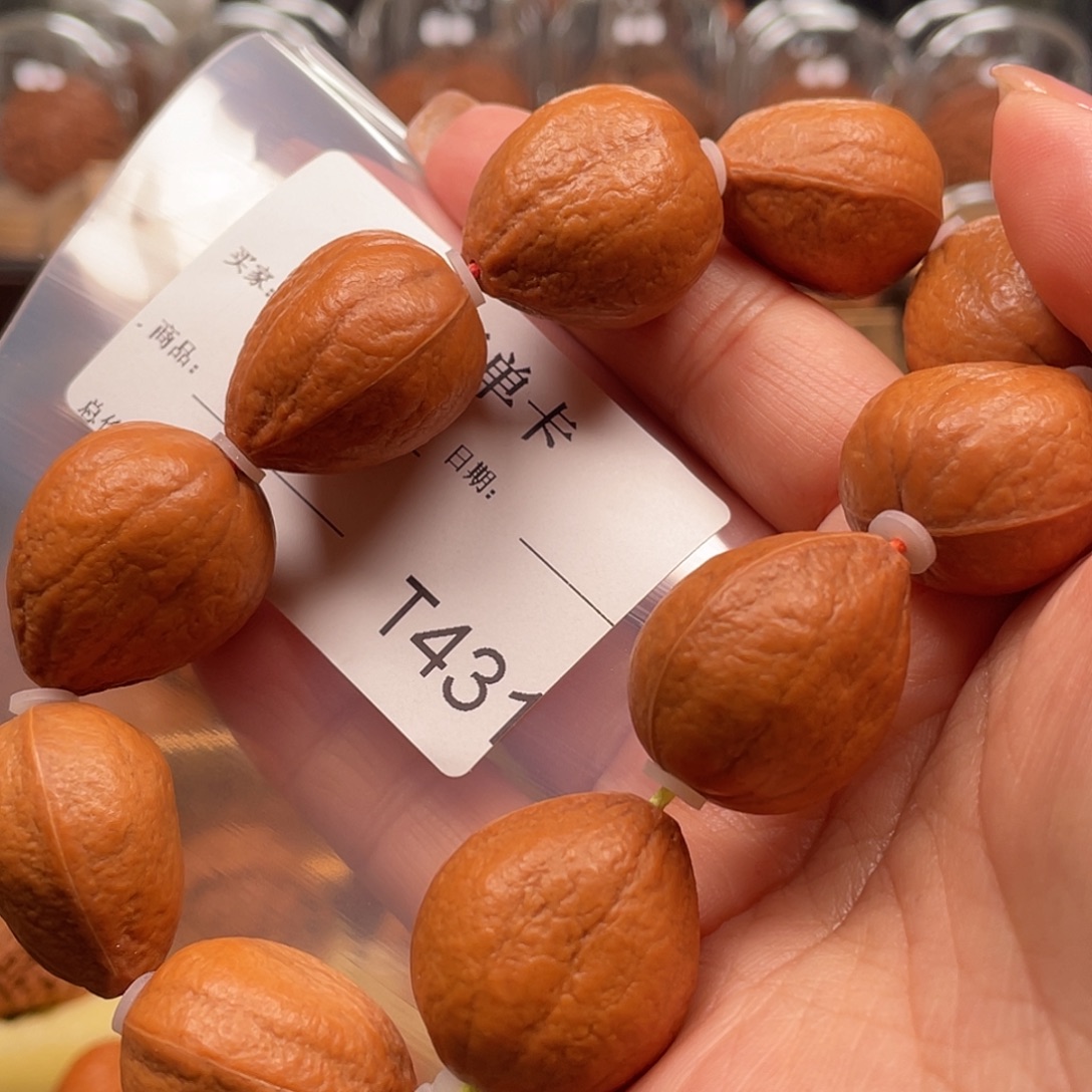 ****٨把件文玩核桃鸡宝手持