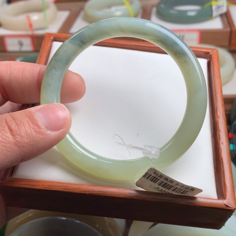 【闪购商品】和田玉手镯未镶嵌56.9