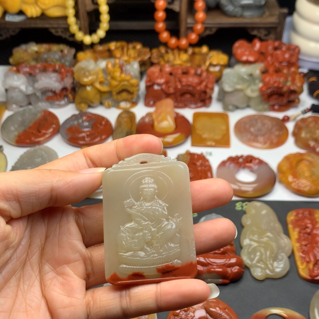 石英质玉（黄龙玉）未镶嵌挂件