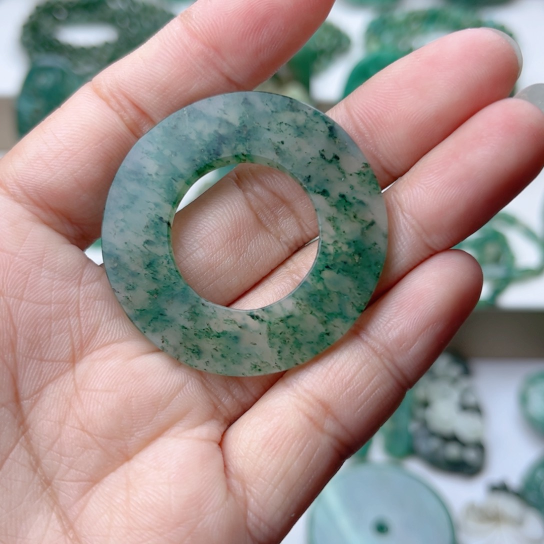 独山玉挂件未镶嵌