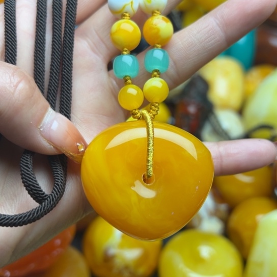 琥珀手串未镶嵌蜜蜡