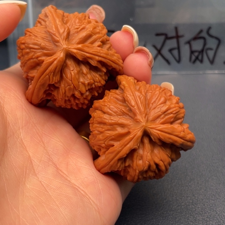 杨****文玩核桃吊坠白狮子