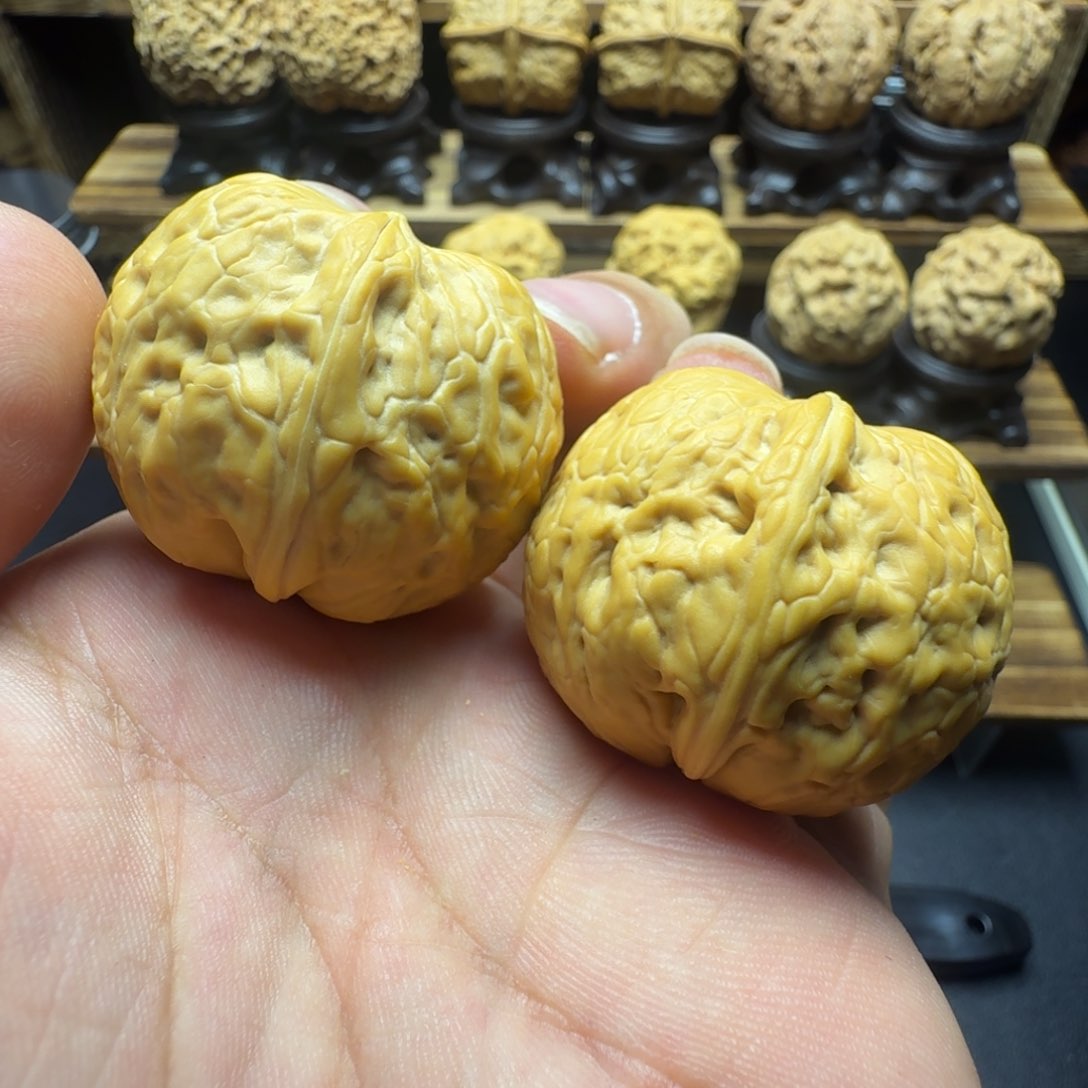 文玩核桃把件37吃 龙胆元宝