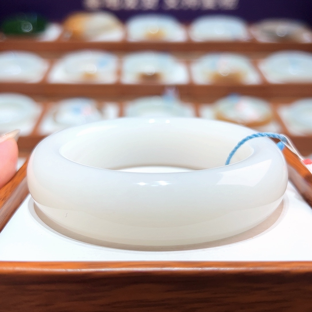 和田玉未镶嵌手镯57/58