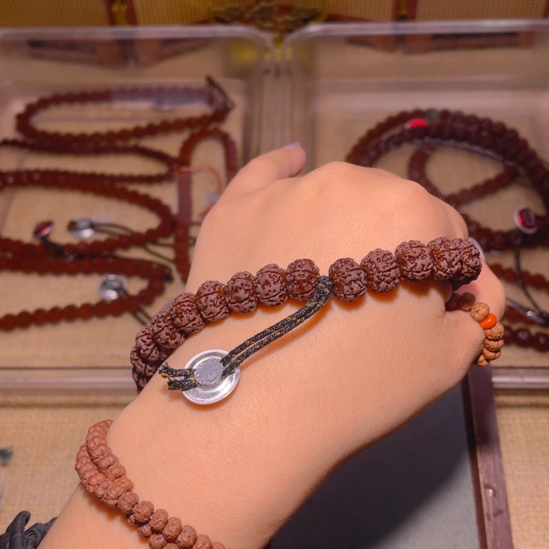 宁***金刚菩提吊坠老树王手持