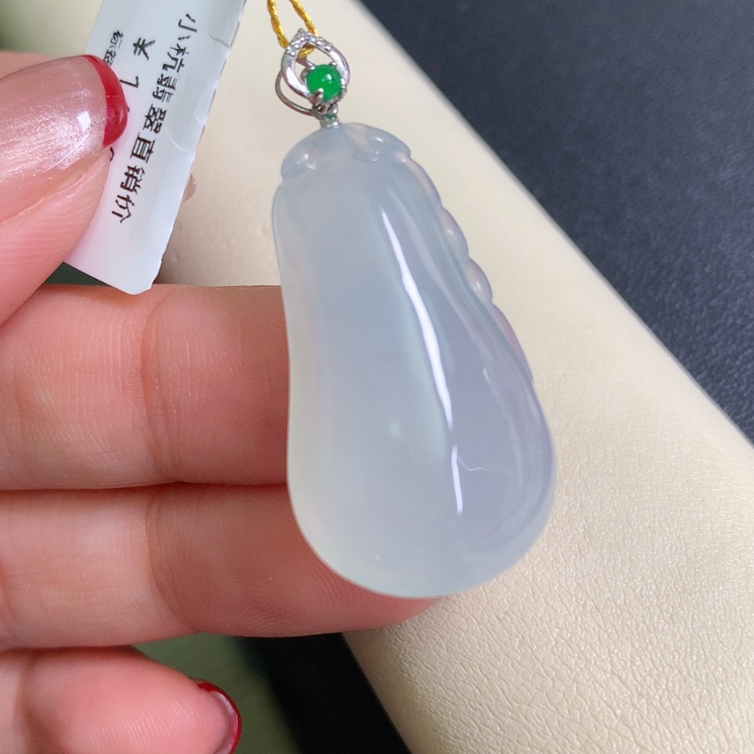 【闪购商品】翡翠颈饰18K金镶嵌瓜