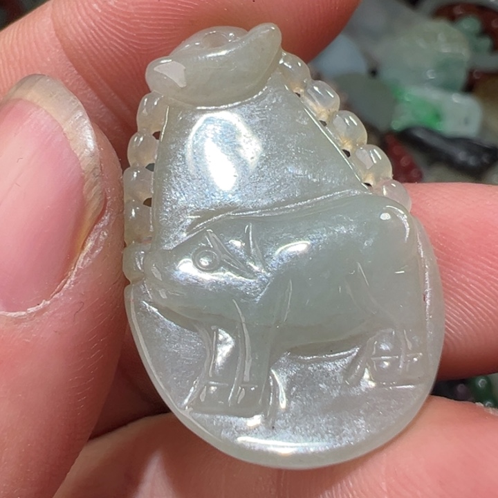 翡翠颈饰未镶嵌吊坠