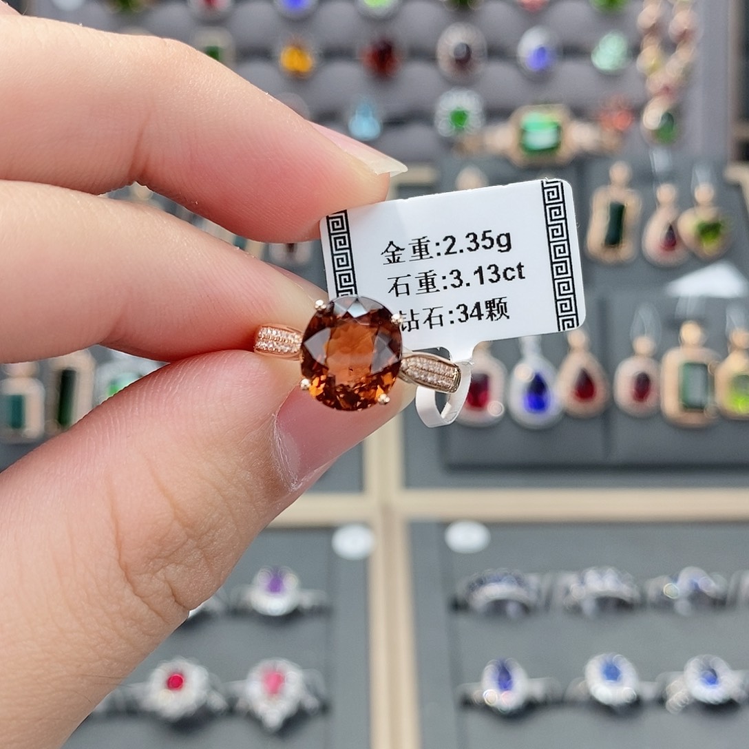 碧玺戒指18K金镶嵌3.13。