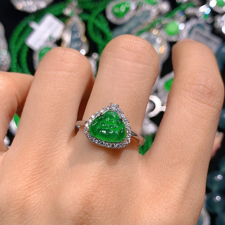 翡翠颈饰未镶嵌翡翠