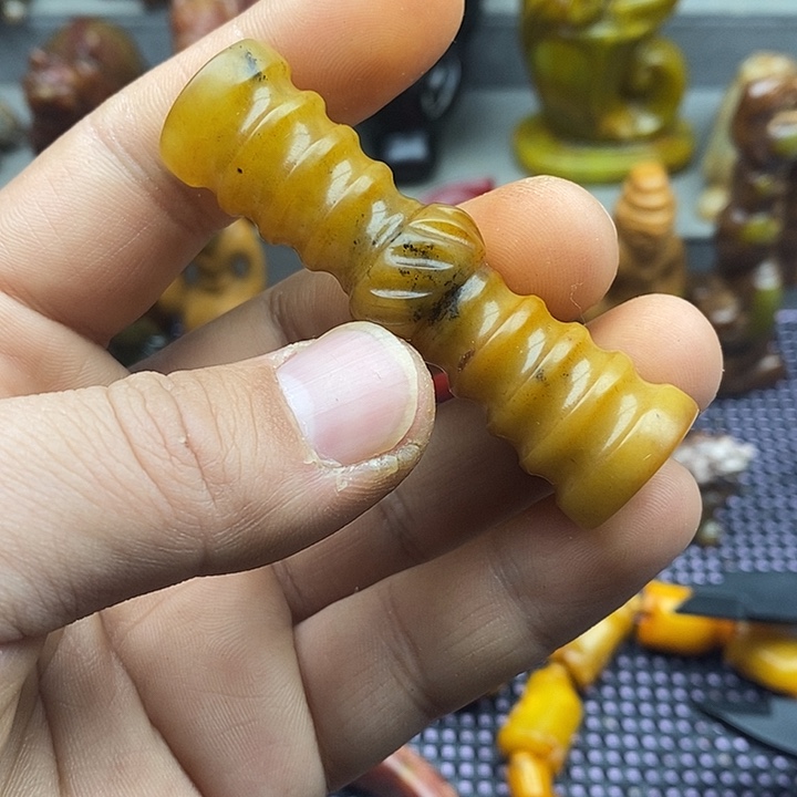 未镶嵌蛇纹石玉颈饰