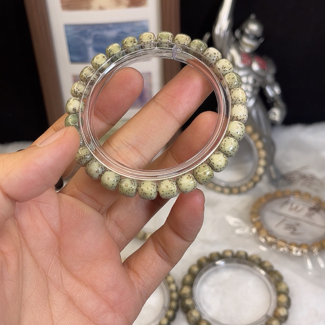 星月菩提手串775 号.  星月菩提.  一物一图.  