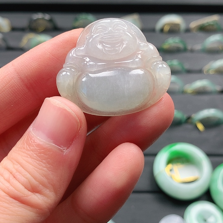 翡翠颈饰未镶嵌佛公