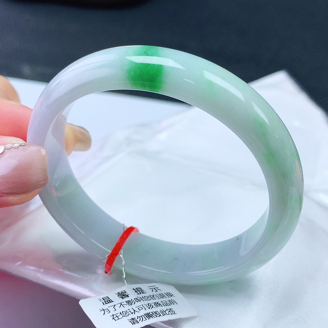 翡翠未镶嵌手镯54贵