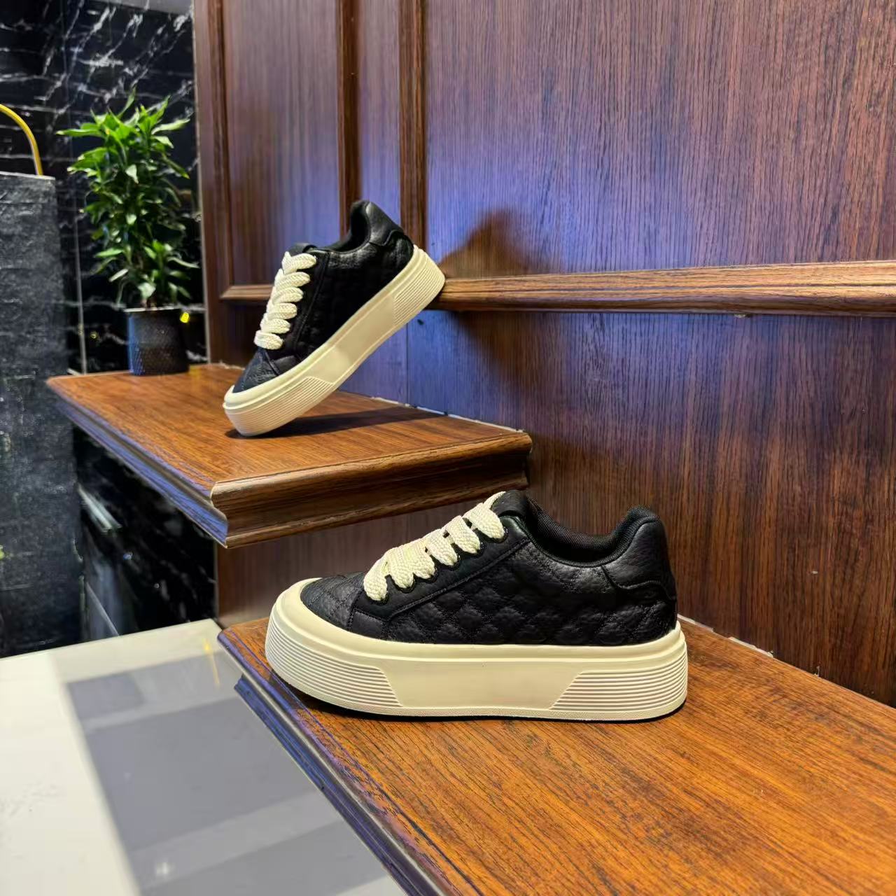 男士新款低帮板鞋舒适软底时尚百搭保暖加绒小白鞋轻便潮流休闲鞋