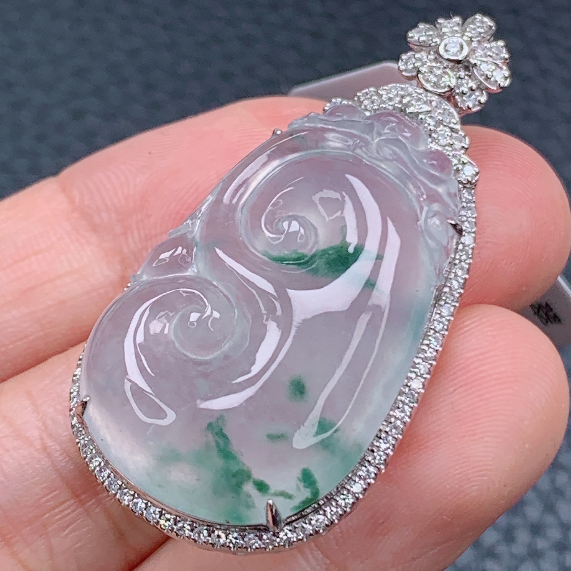 天然缅甸A货冰种飘花翡翠如意吊坠18k金镶嵌玉挂件