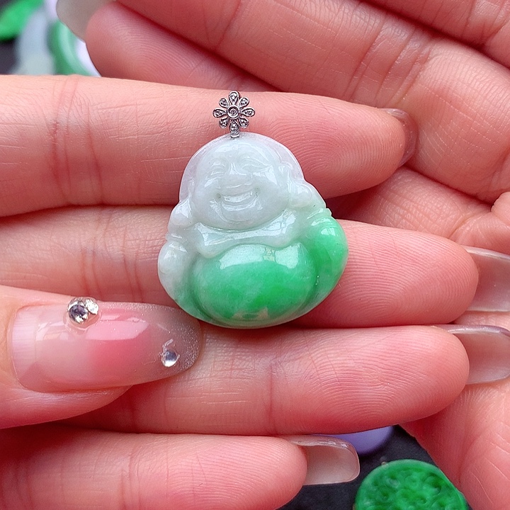 翡翠颈饰18K金镶嵌翡翠