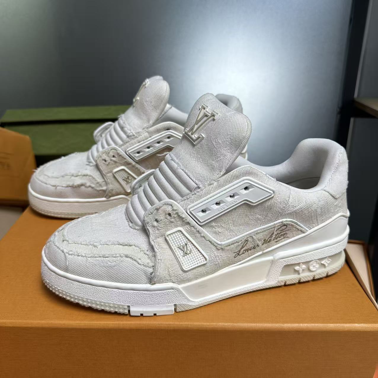 95新 LouisVuitton/路易威登 新款破坏牛仔白trainer板鞋男士时尚