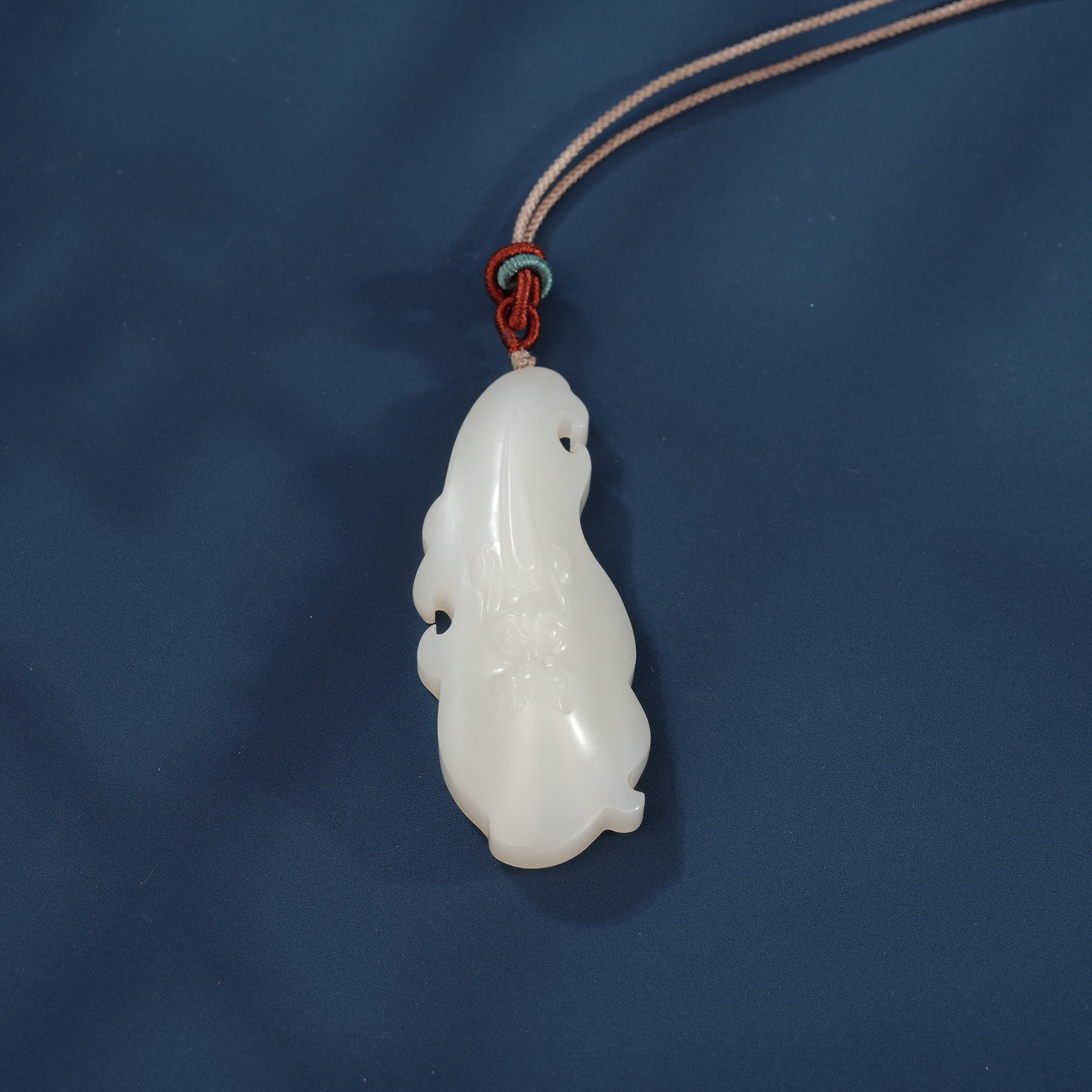 盟世玉和田玉白玉羊脂玉挂件（动物）