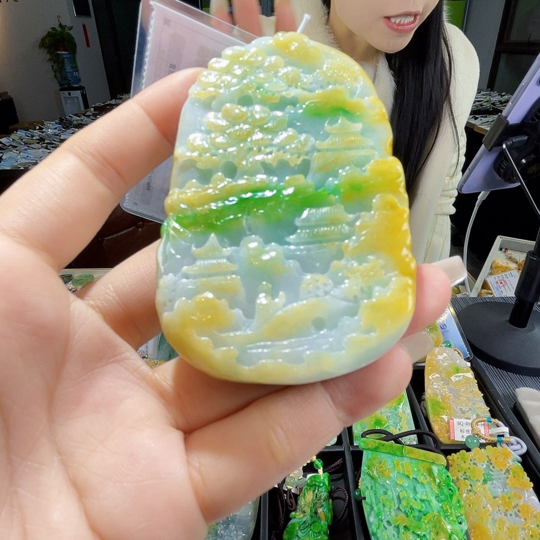 颈饰未镶嵌翡翠一