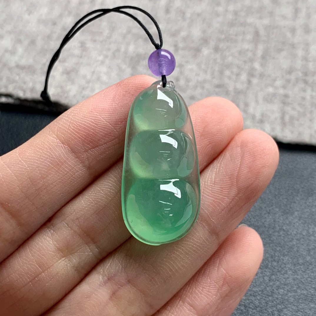 天然A货缅甸翡翠 福豆 尺寸 : 31.2-15-8.3