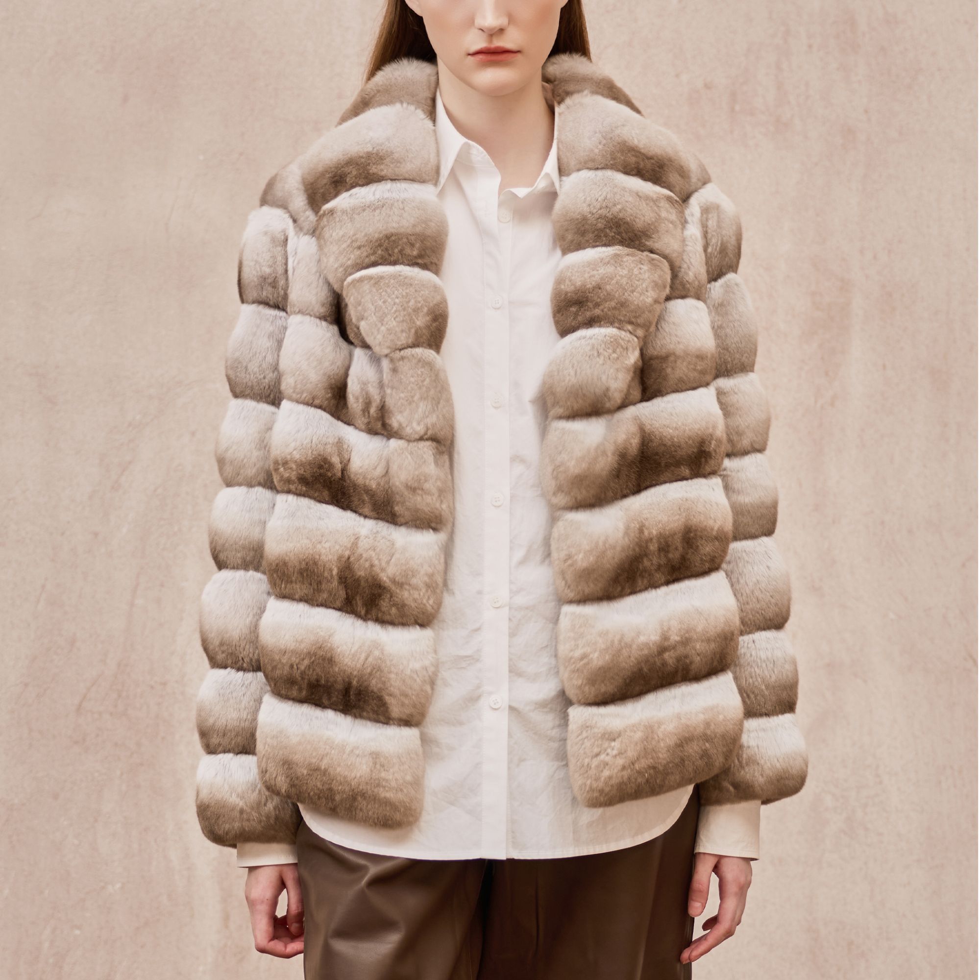 lolo皮草 CCA6803 稀有卡布色青紫蓝翻领外套杏色龙猫皮草