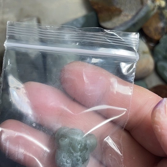 谓***伊岫岩河磨玉（透闪石质玉）未镶嵌挂件