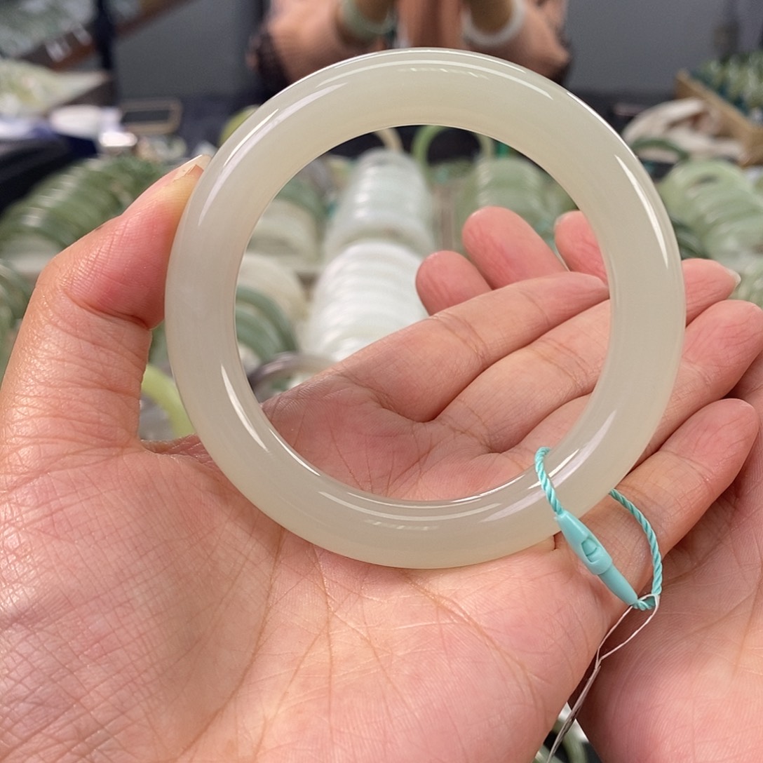 和田玉和田玉手镯55.56未镶嵌