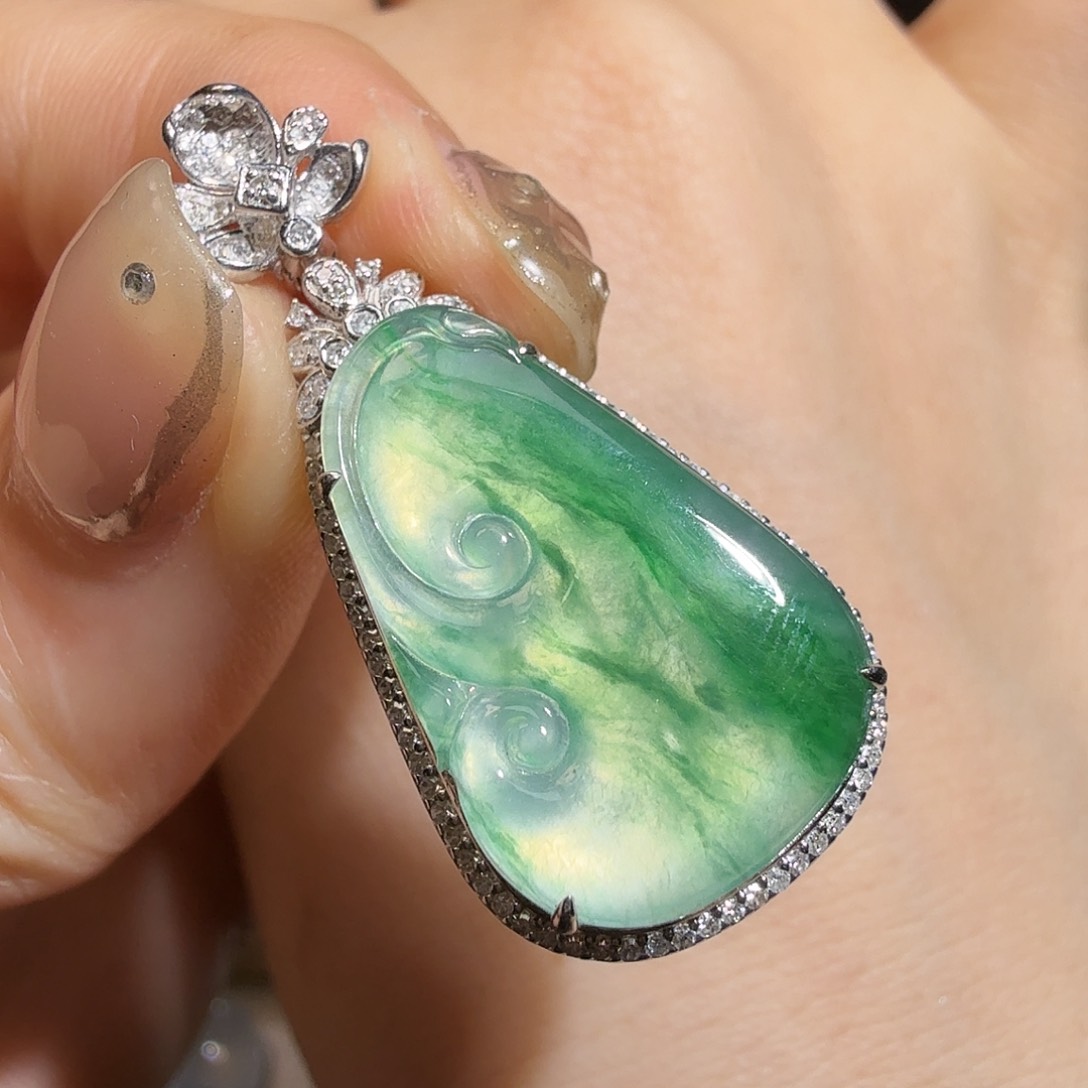 翡翠吊坠(不含链)18K金镶嵌