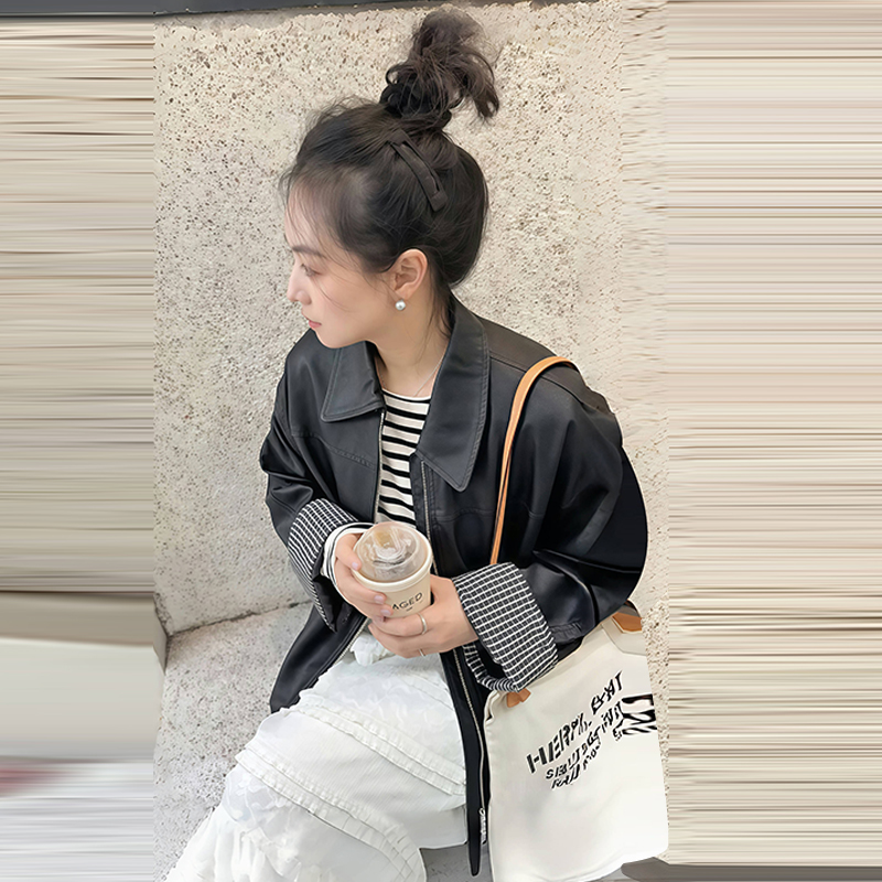高级感拼接格子翻领皮衣外套女士2025年秋冬新款休闲百搭遮肉上衣