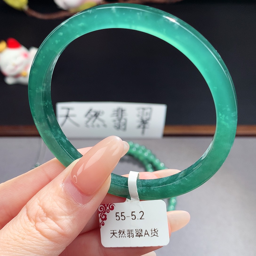 翡翠手镯（圆镯）未镶嵌