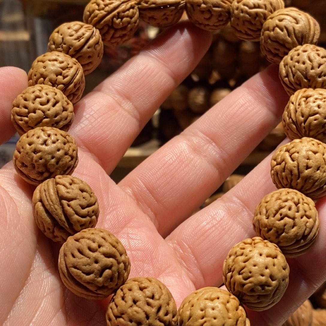 令***攸吊坠桃核卡15手持