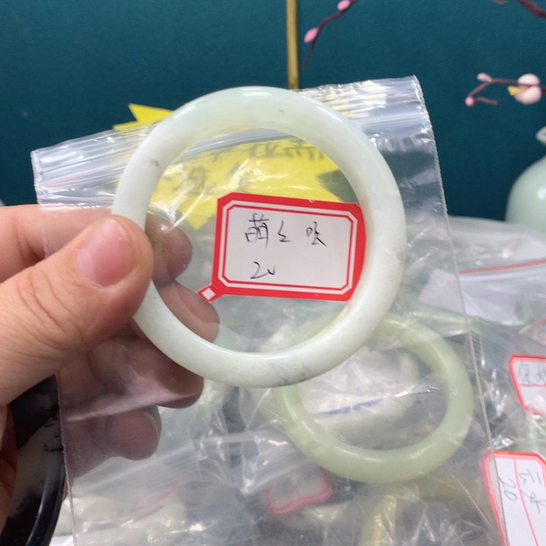 蛇纹石玉手镯未镶嵌萌*哒