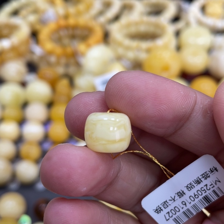 裸石蜜蜡未镶嵌11.8*9.8mm