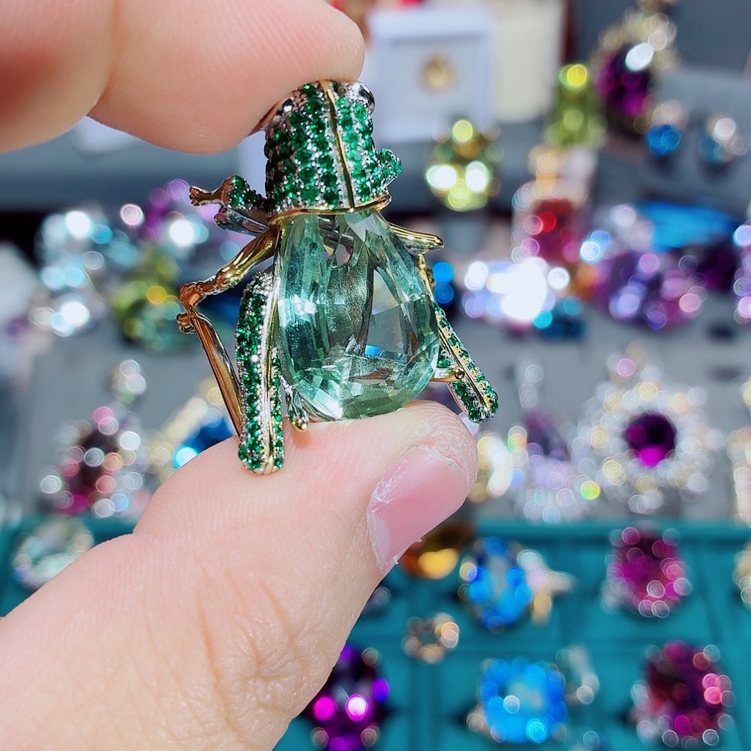 郑***立颈饰绿水晶银S925镶嵌