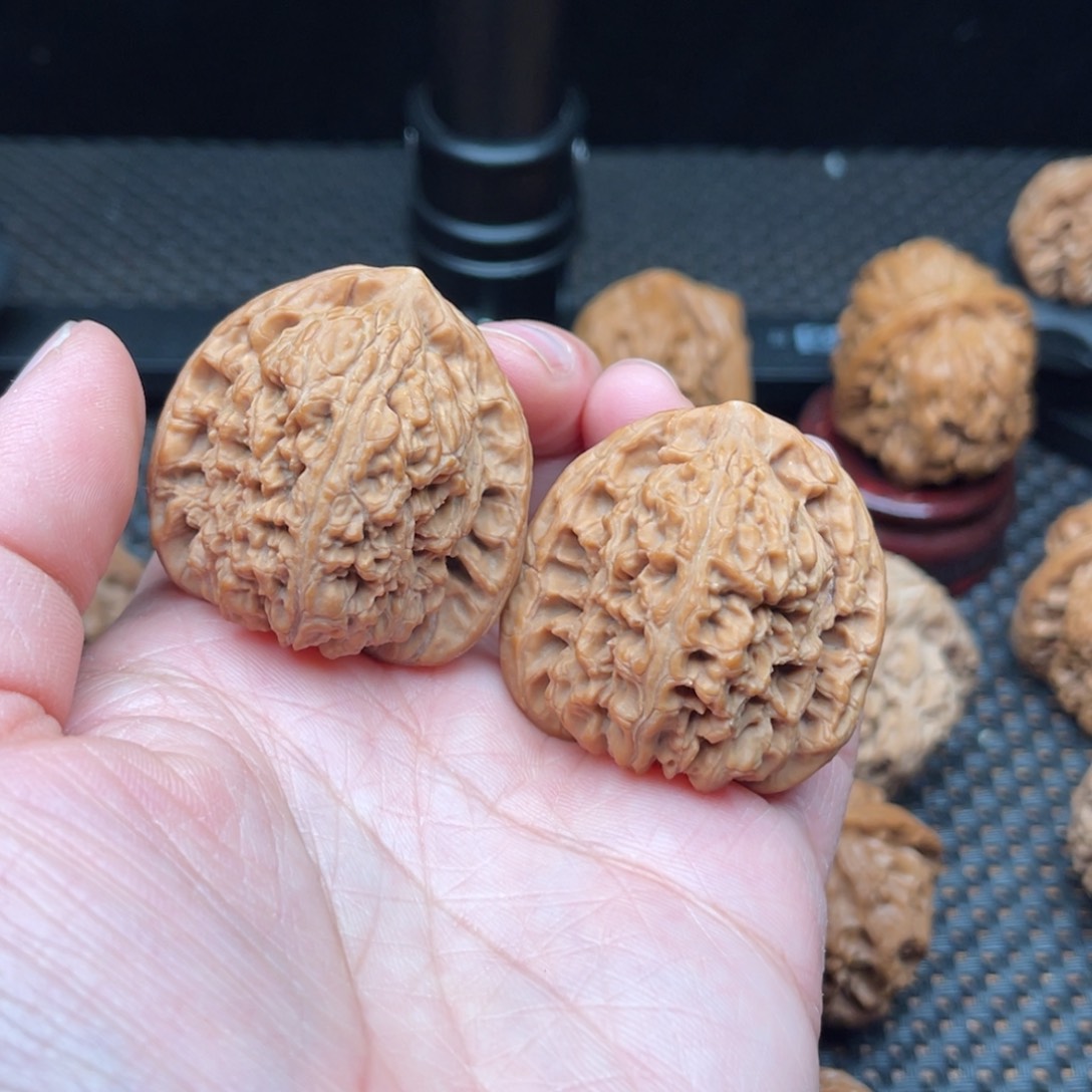 文玩核桃吊坠抖**神南疆石39尺