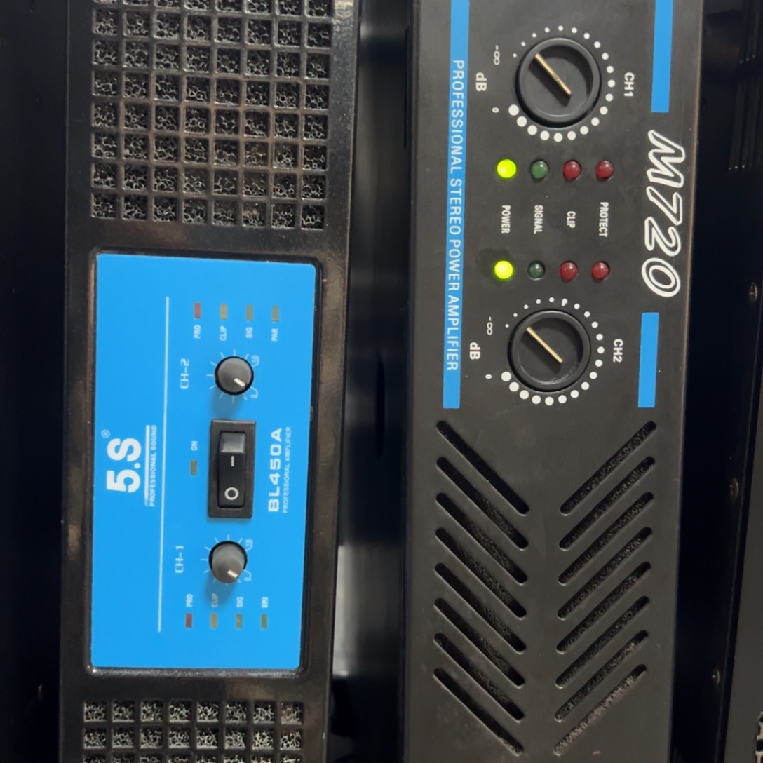 【闪购商品】8新二手功放两台成色一般，不包邮